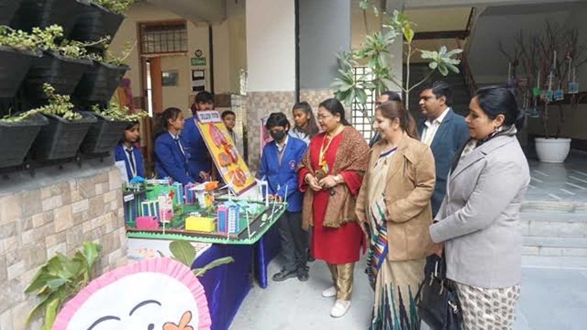 विज्ञान प्रदर्शनी में बच्चों ने अपनी सृजनात्मकता को किया प्रदर्शित